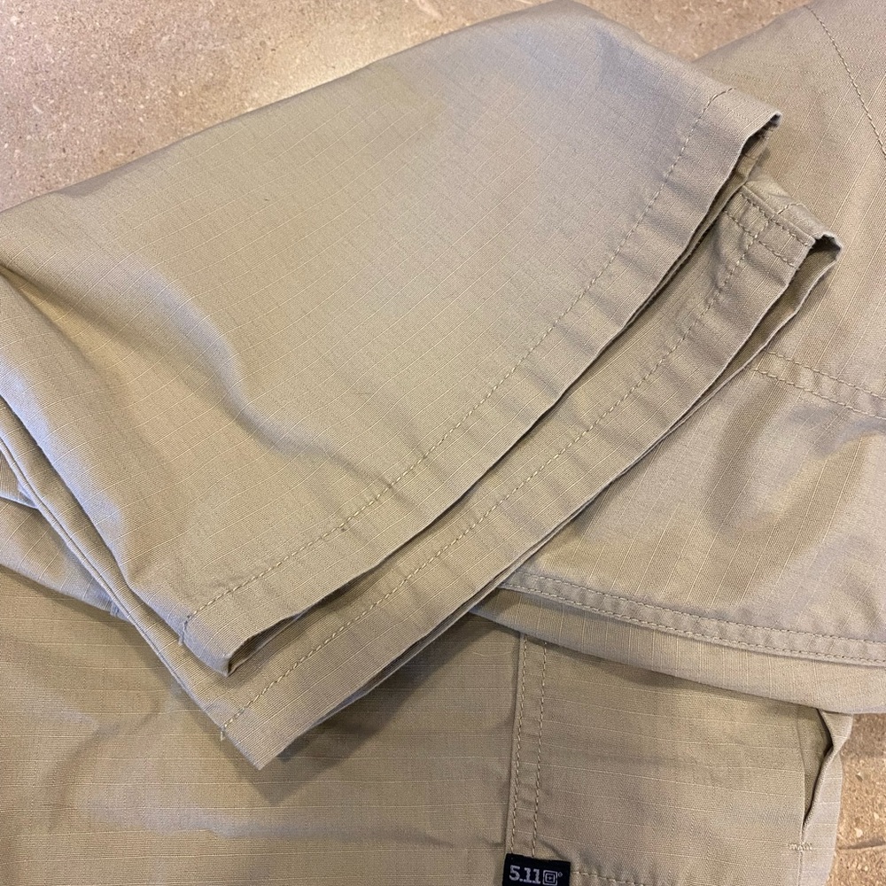 5.11 Women’s khaki cargo pants - Picture 3 of 5